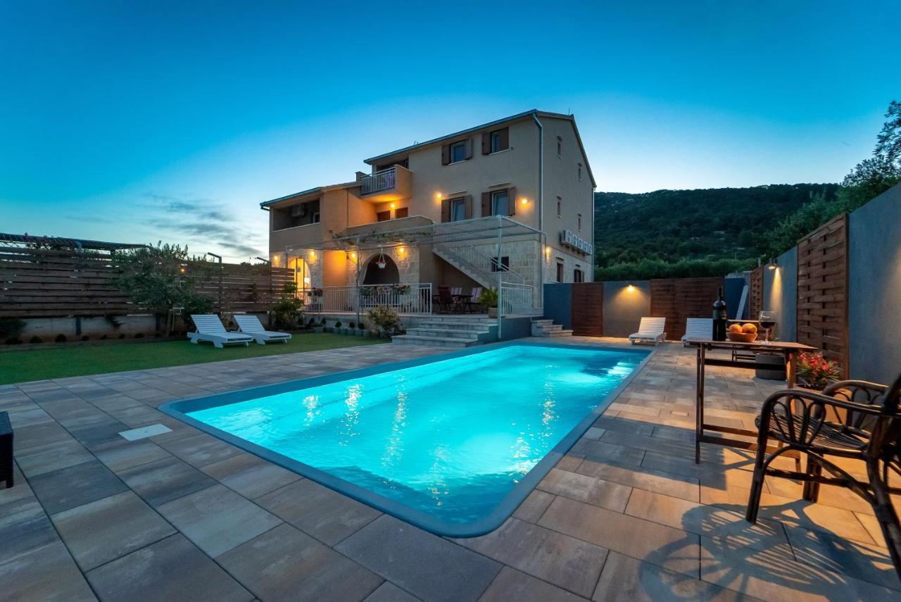Apartments Mardesic Komiza Luaran gambar