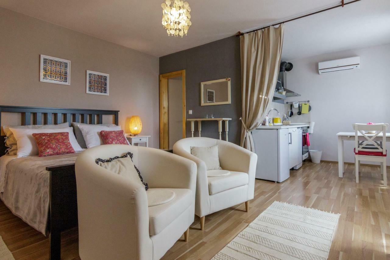 Apartments Mardesic Komiza Luaran gambar
